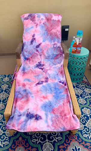 Beach or Pool Lounge Chair Cover with Storage Pockets